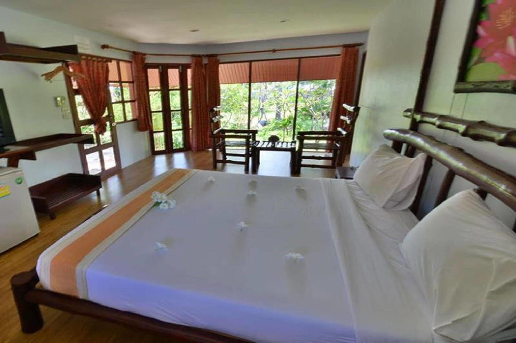 Alongkot Beach Resort Khanom Zewnętrze zdjęcie